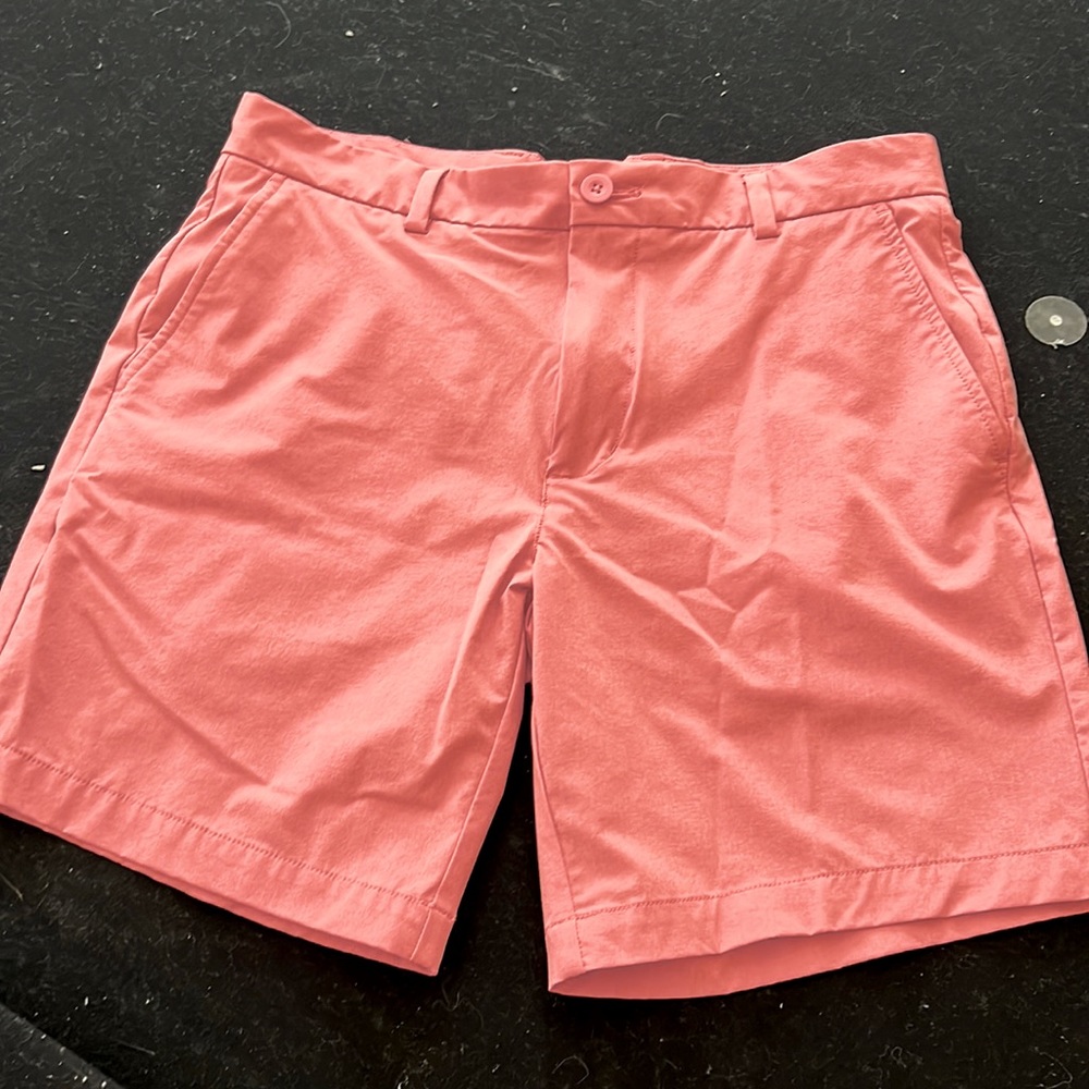 Vineyard, vines, breaker shorts, size 32 never worn